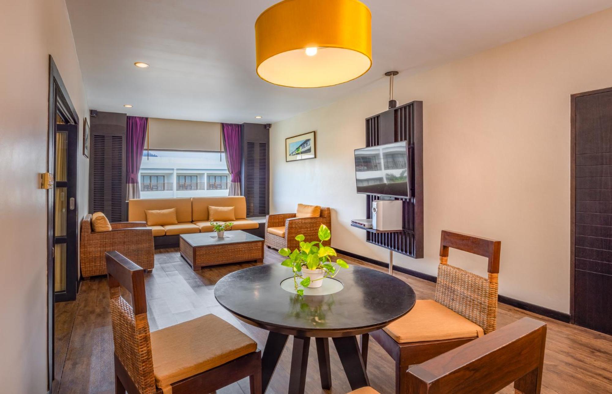 Deevana Plaza Phuket - Sha Extra Plus Patong Esterno foto