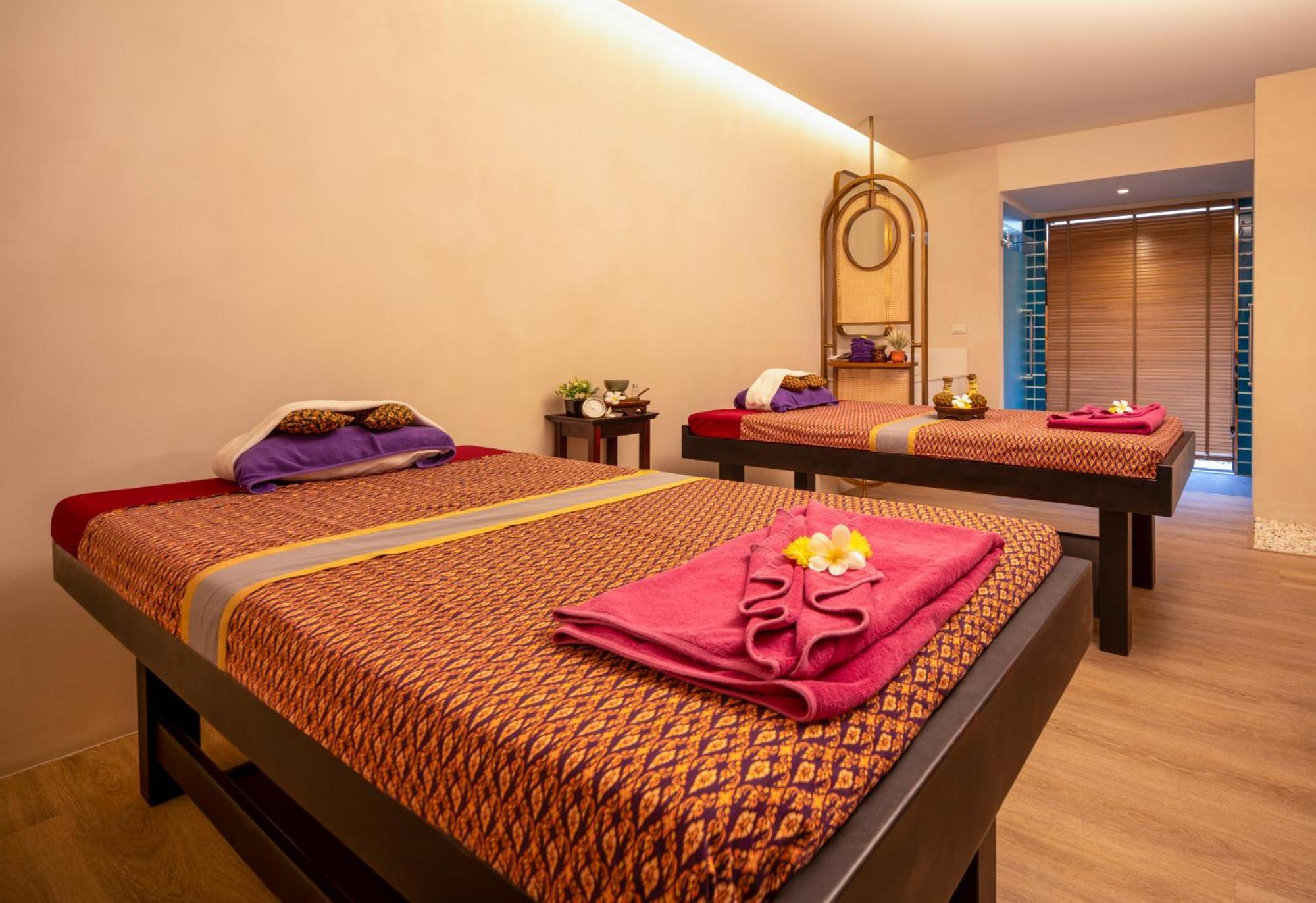 Deevana Plaza Phuket - Sha Extra Plus Patong Esterno foto