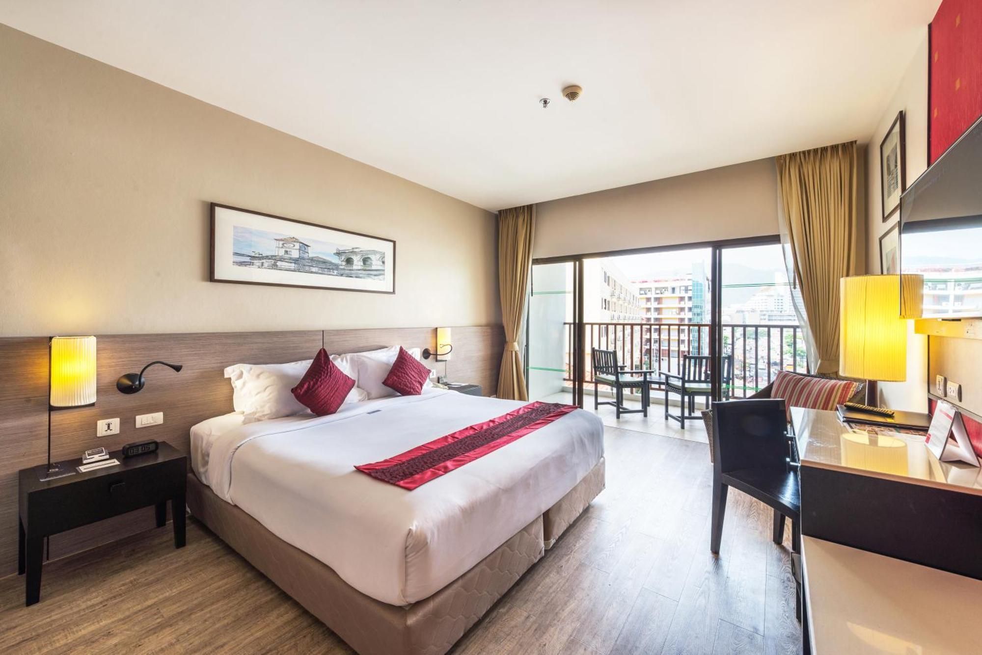 Deevana Plaza Phuket - Sha Extra Plus Patong Esterno foto